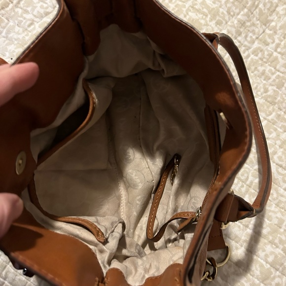 Michael Kors tan handbag.AP 1309 - Picture 7 of 8